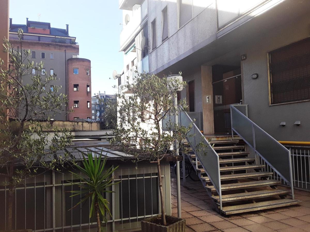 Camera A Milano Zona Nolo Cimiano Apartment Bagian luar foto